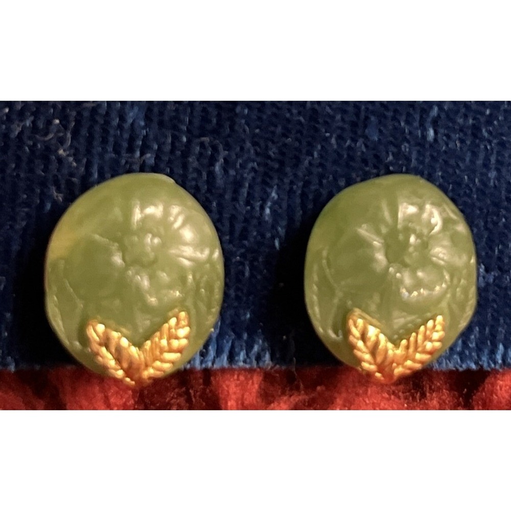 Vintage Crown Trifari Green Carved Floral Clip Earrings Gold Leaf